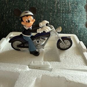 Disney Mickey Mouse NFL Baltimore RAVENS  Hamilton Collection HEADED FOR VICTORY